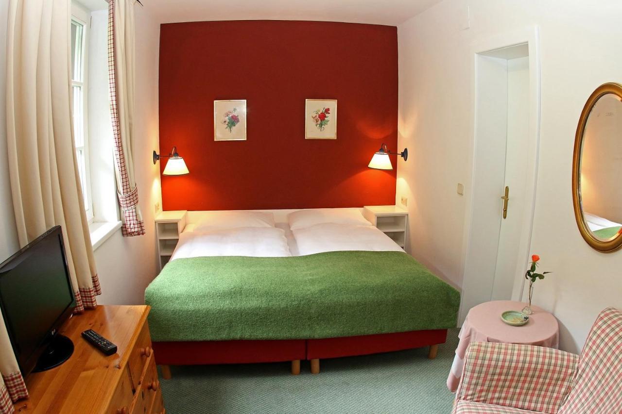 Seehotel Enzian Weissensee Εξωτερικό φωτογραφία